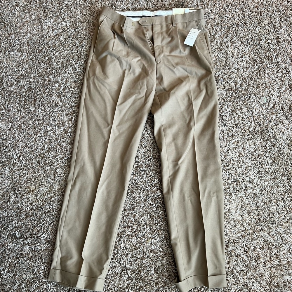 Ralph Lauren, Mens 32W x 32L, Tan slacks